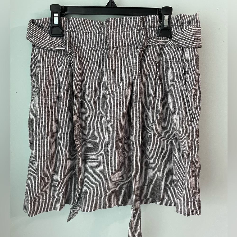 Grey and white stripped skirt that ties in the front